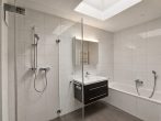 Badezimmer - Exklusive 3-Zimmer-Penthousewohnung mit wunderschöner Dachterrasse zu vermieten